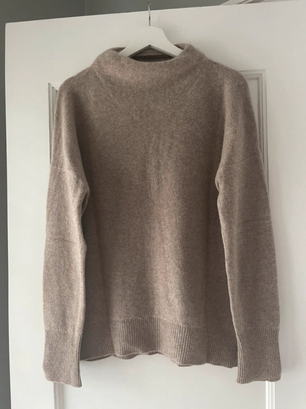 Women’s Vince Beige Cashmere Mock Neck Sweater M
